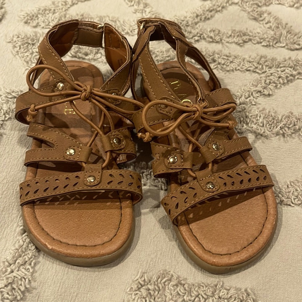 Girls size 7 sandals
